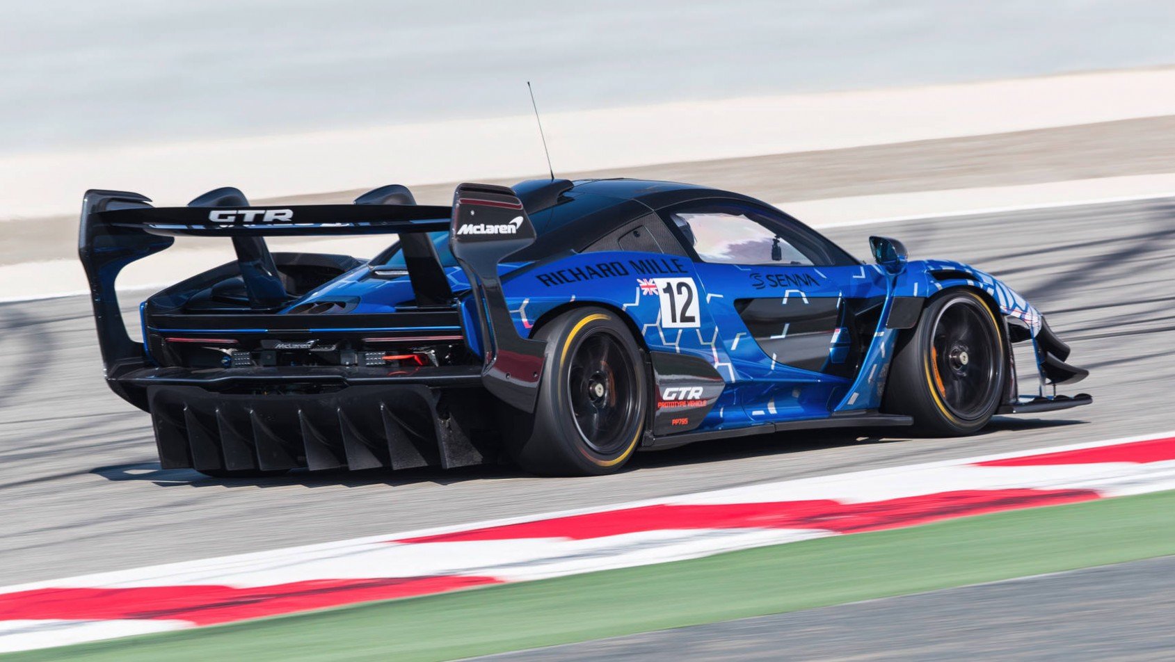 McLaren Senna GTR ujęcie dynamiczne