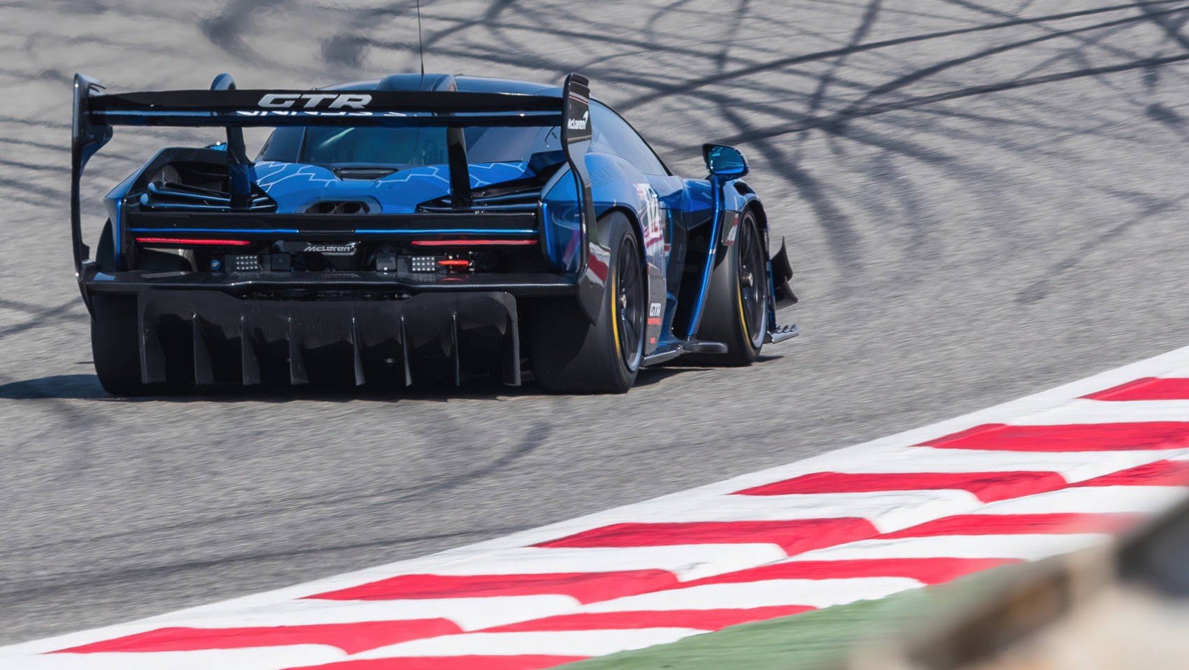 McLaren Senna GTR skrzydło