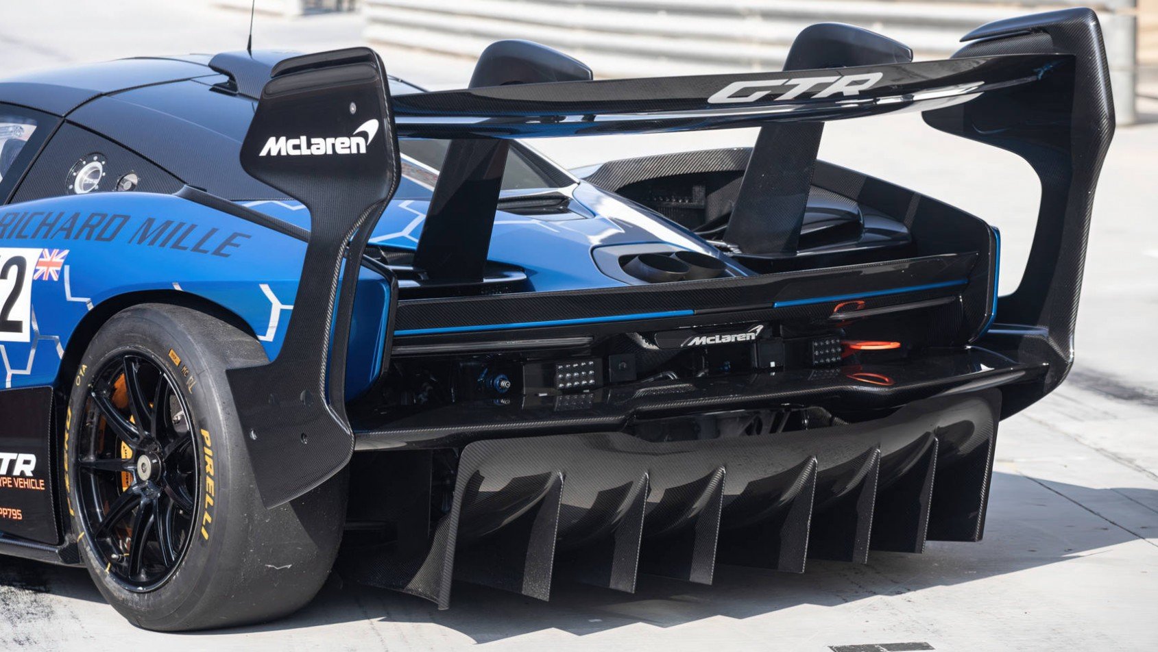 McLaren Senna GTR dyfuzor