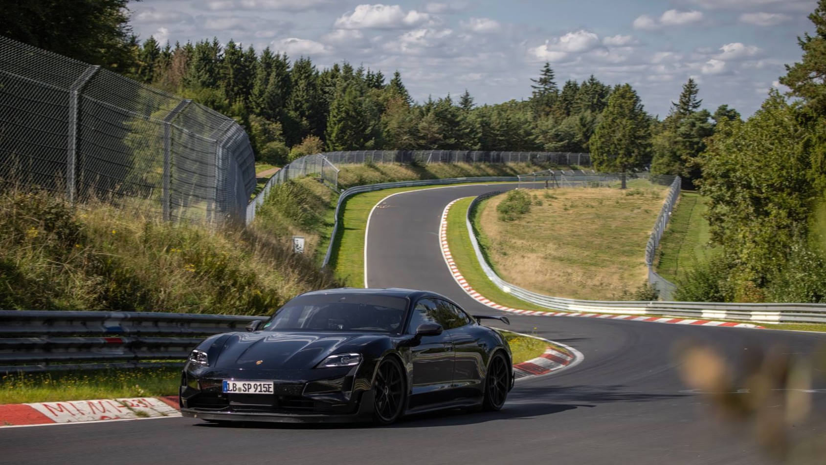 Porsche Taycan Turbo GT nurburgring