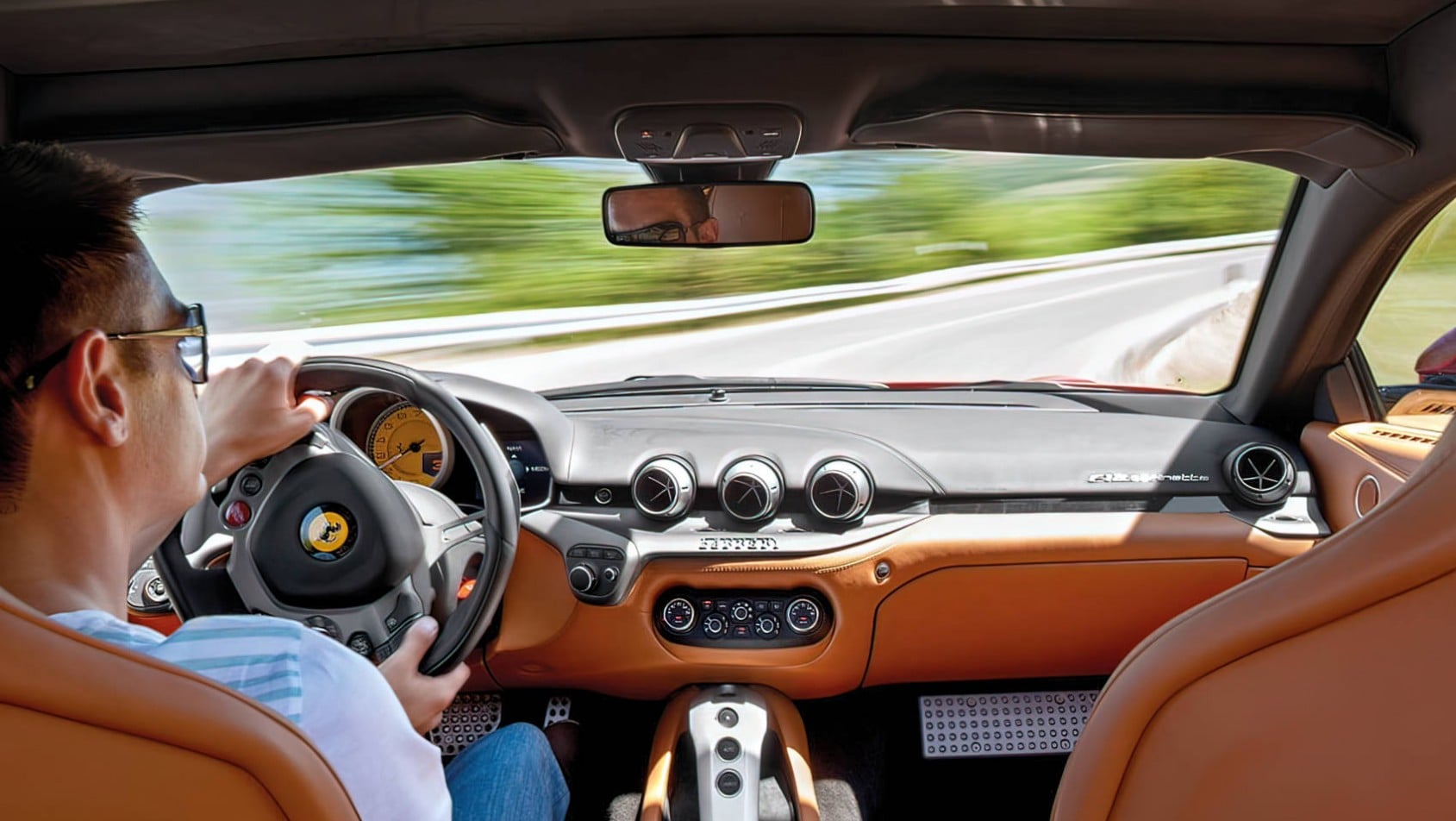 Ferrari F12 za kierownicą