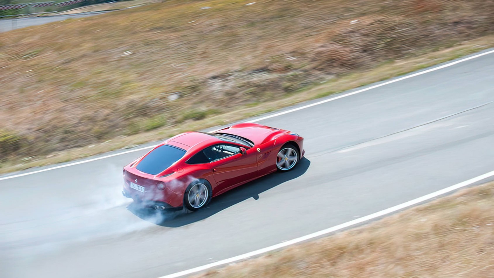 Ferrari F12 poślizg