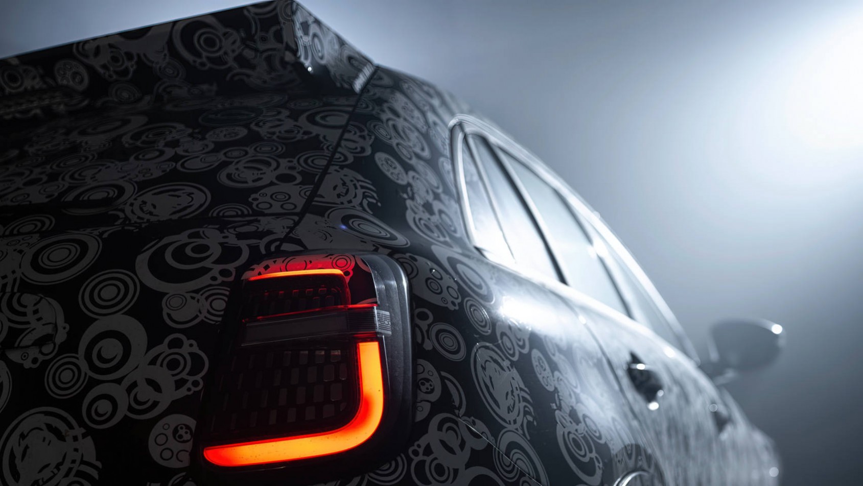 Abarth 600e teaser lampa tył