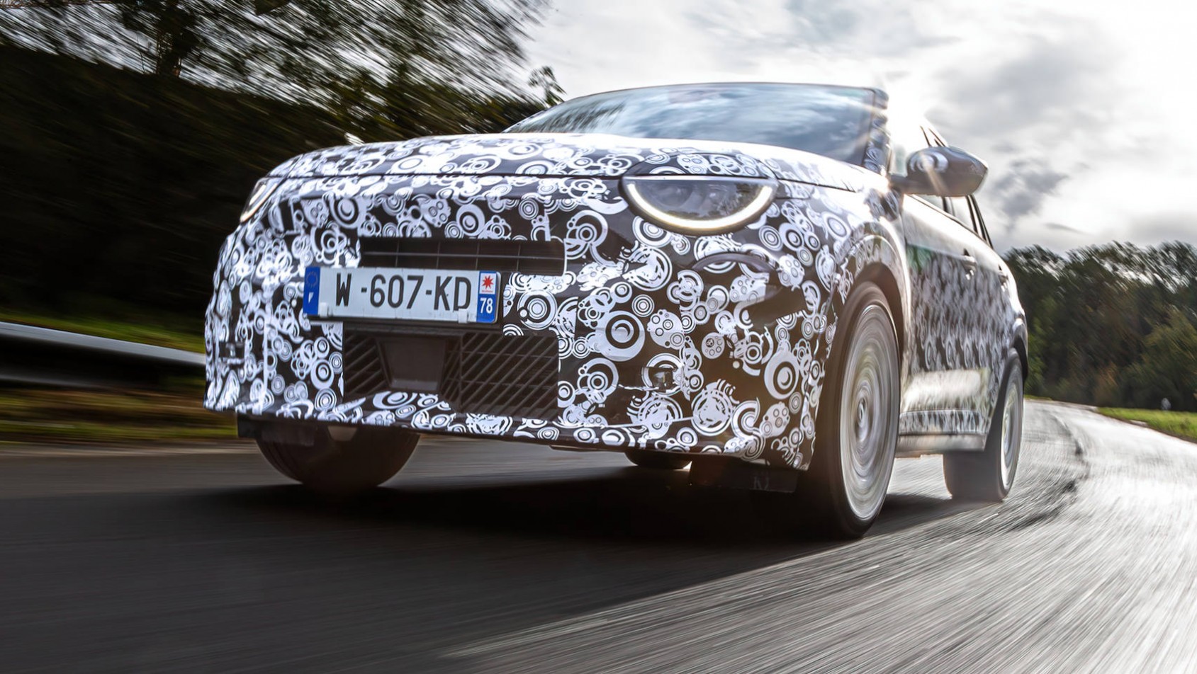 Abarth 600e teaser prototyp