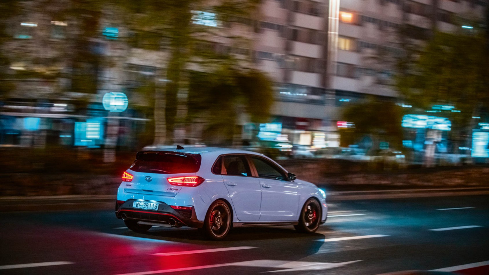 Hyundai i30 N Performance DCT nocą