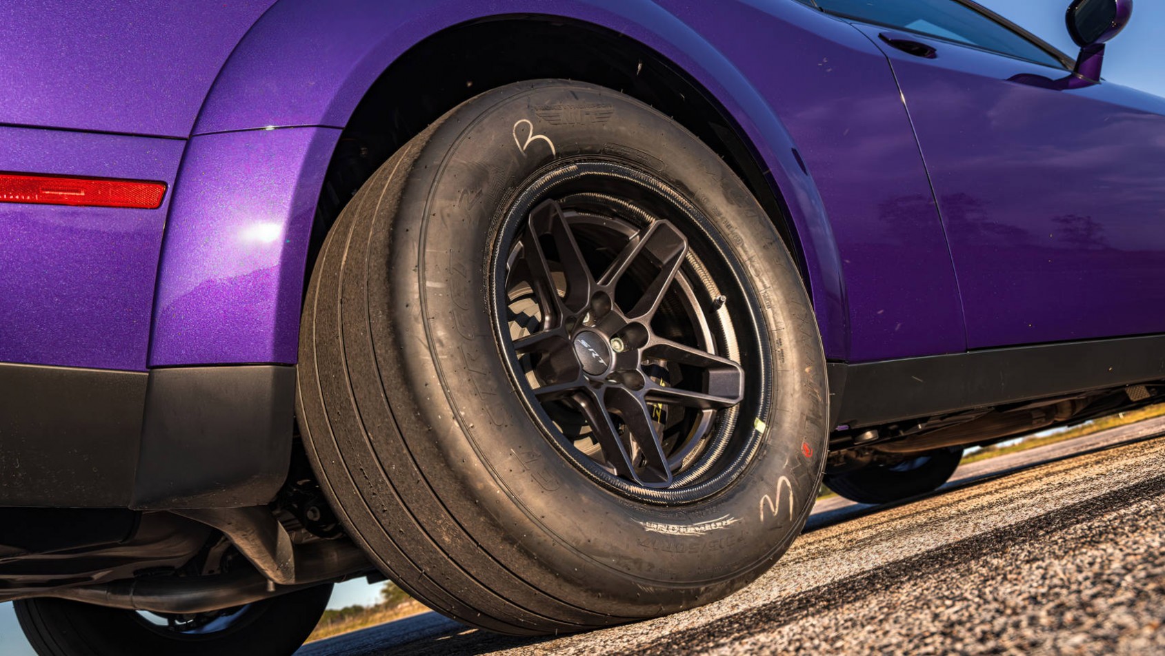 Hennessey Dodge Challenger Demon 1700 opony