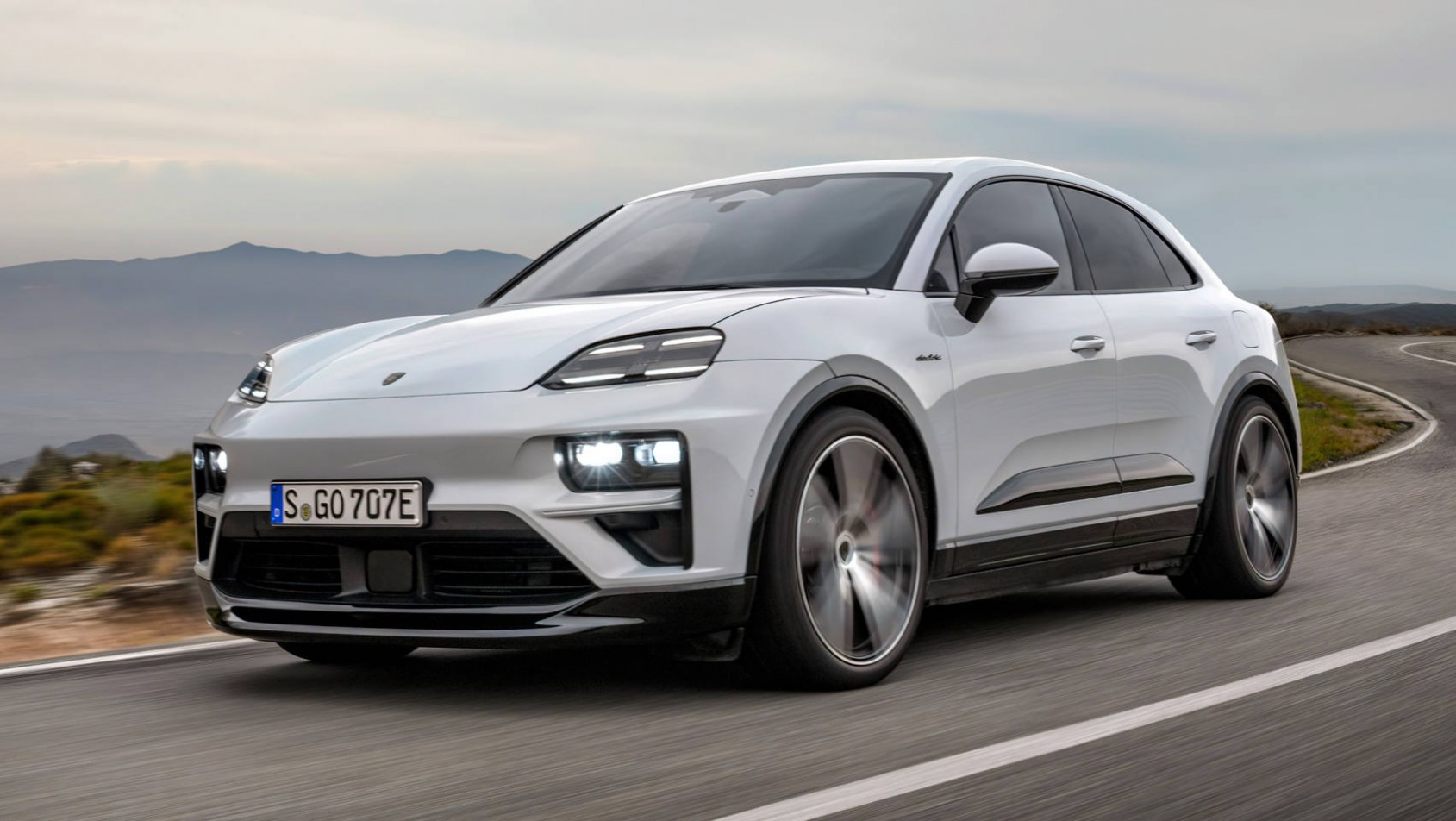 Porsche Macan Porsche Macan EV 2024 przednie lampy
