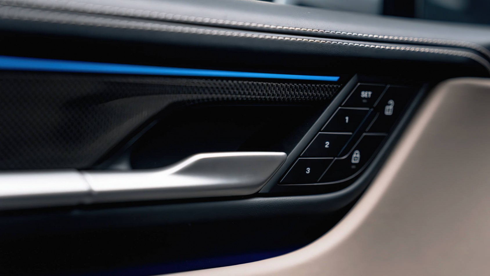 Porsche Macan Porsche Macan EV 2024 detal wnętrza