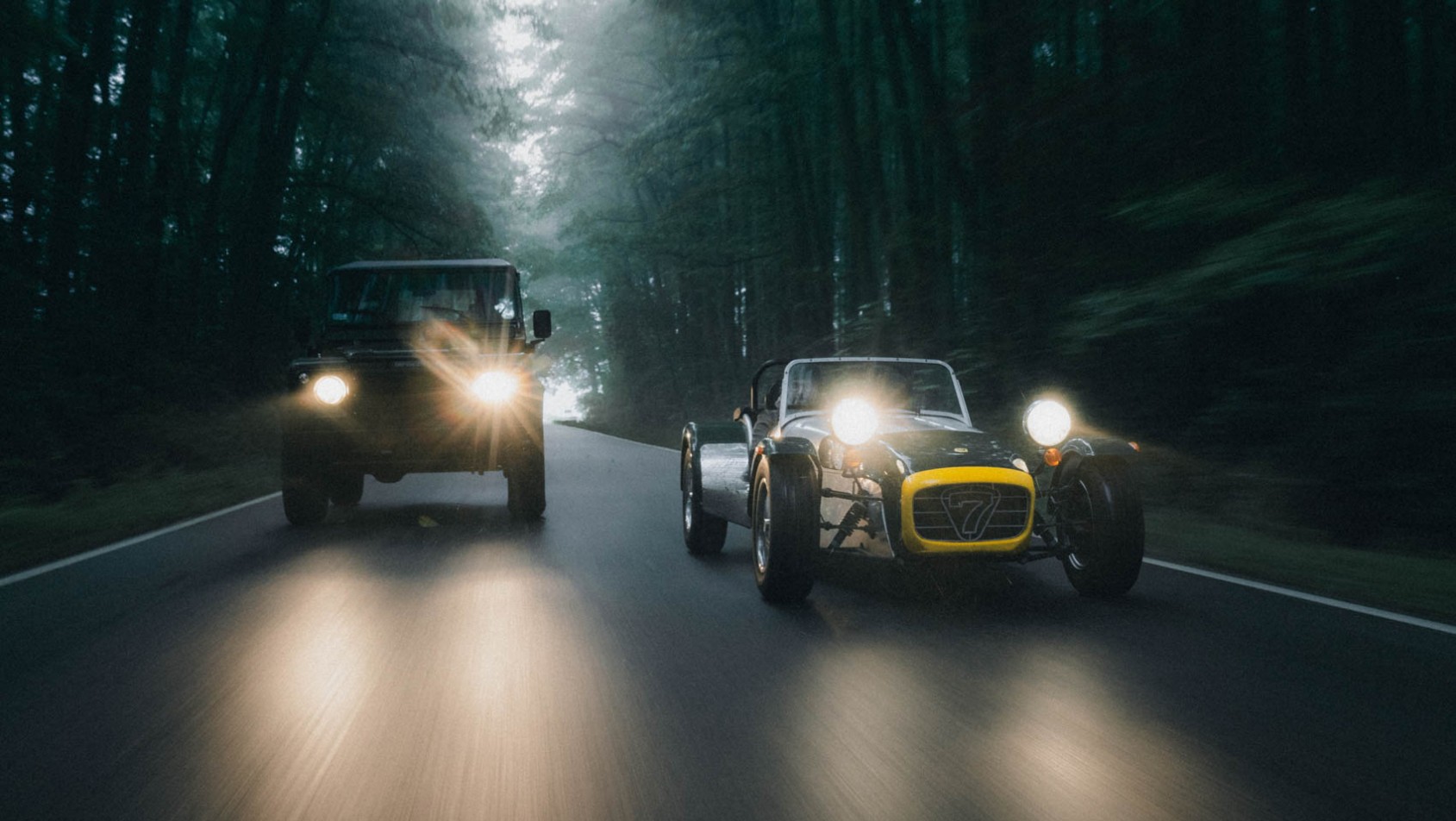 caterham i defender caterham i defender światła