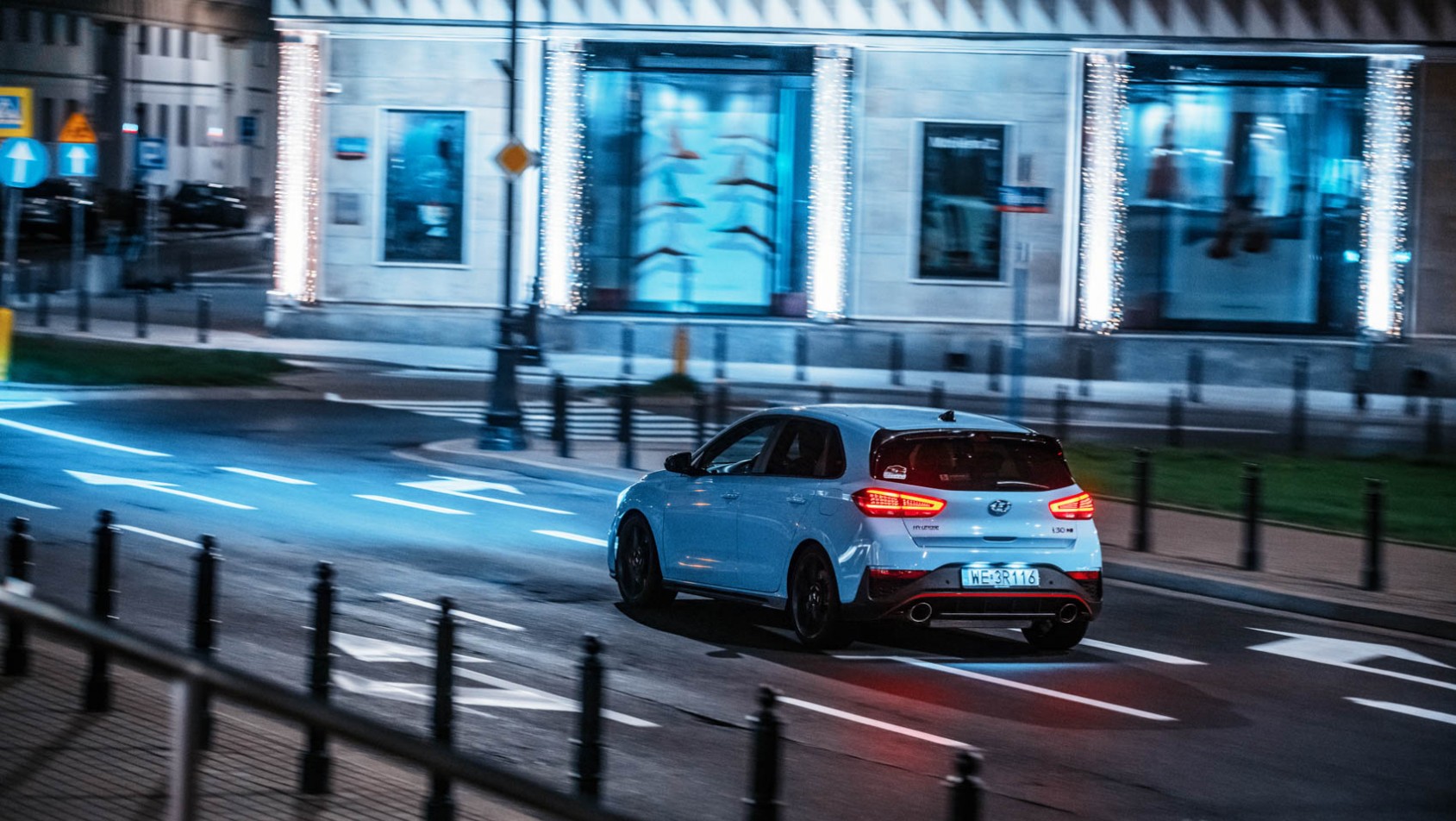 Hyundai i30 N Performance DCT nocne ulice