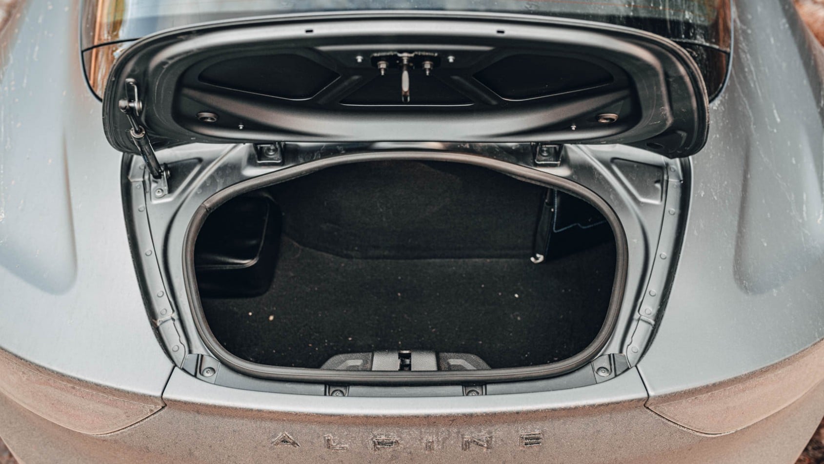 Alpine A110 bagażnik