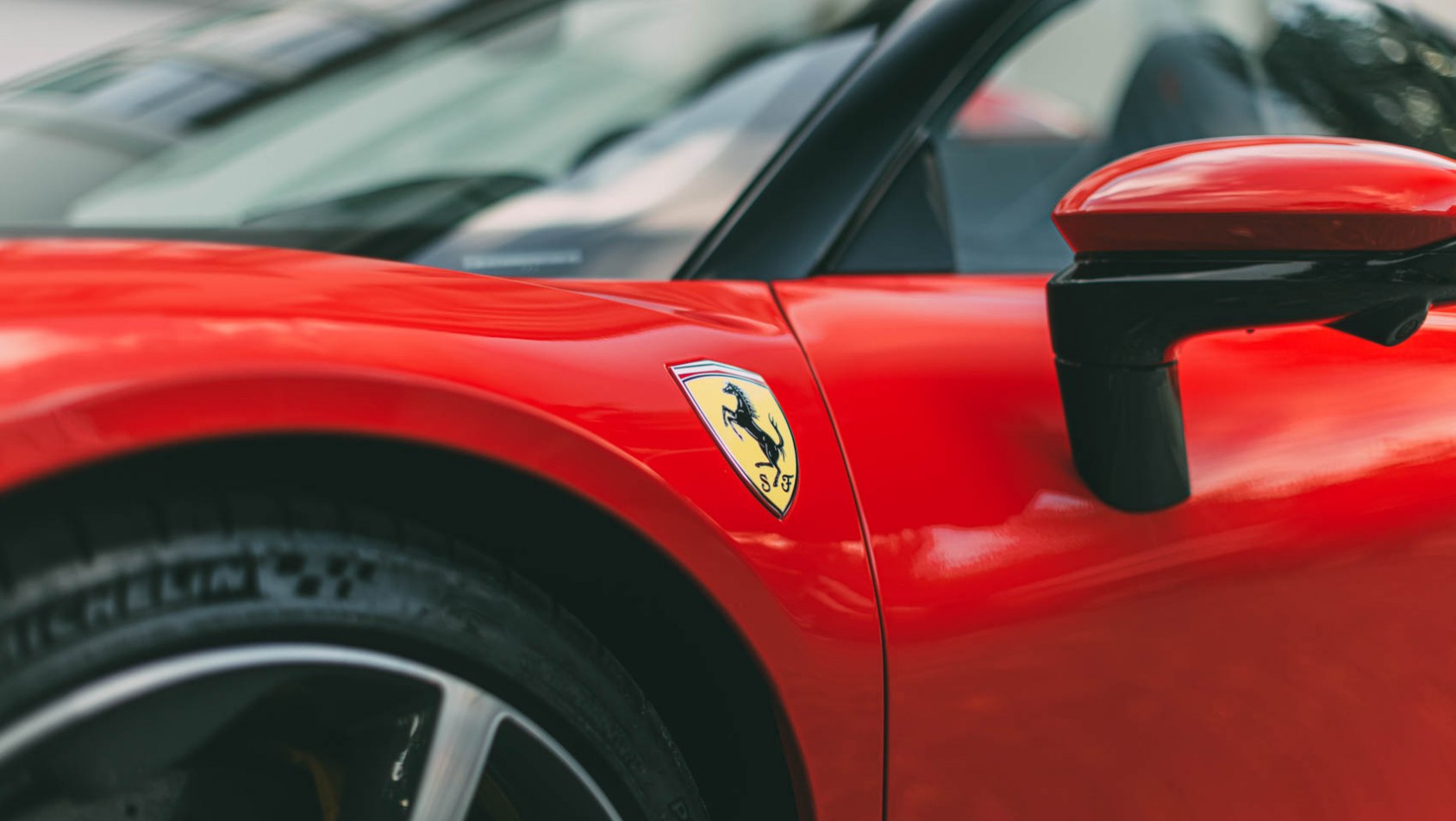 Ferrari SF90 Spider detal logo