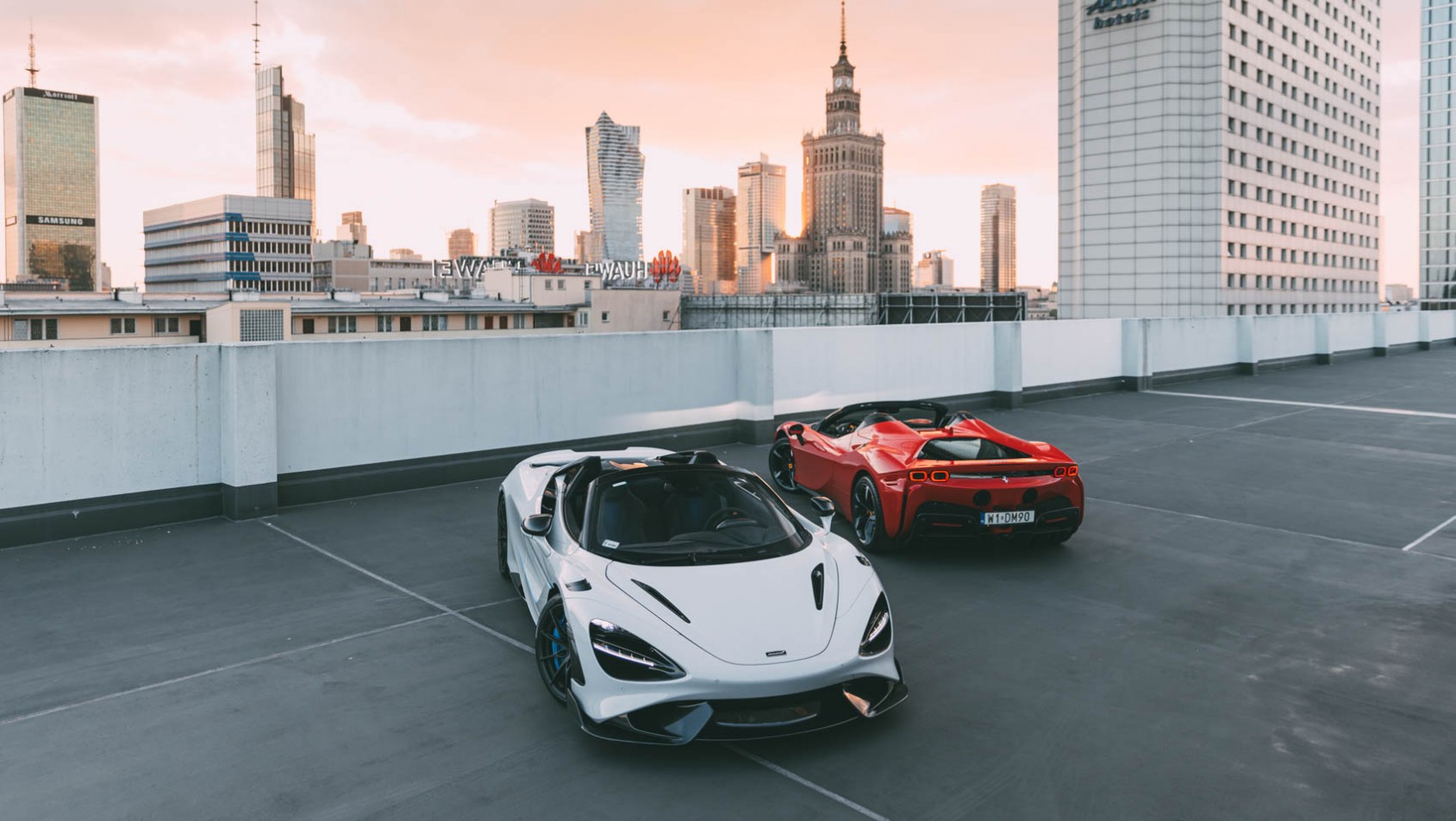 McLaren 765LT Spider vs Ferrari SF90 Spider sesja główna