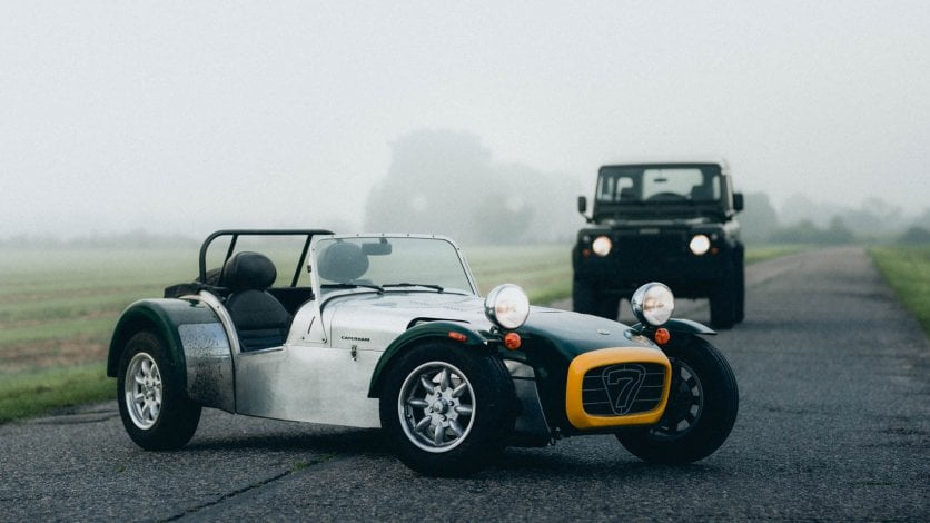 Caterham i Defender Caterham i Defender porównanie test