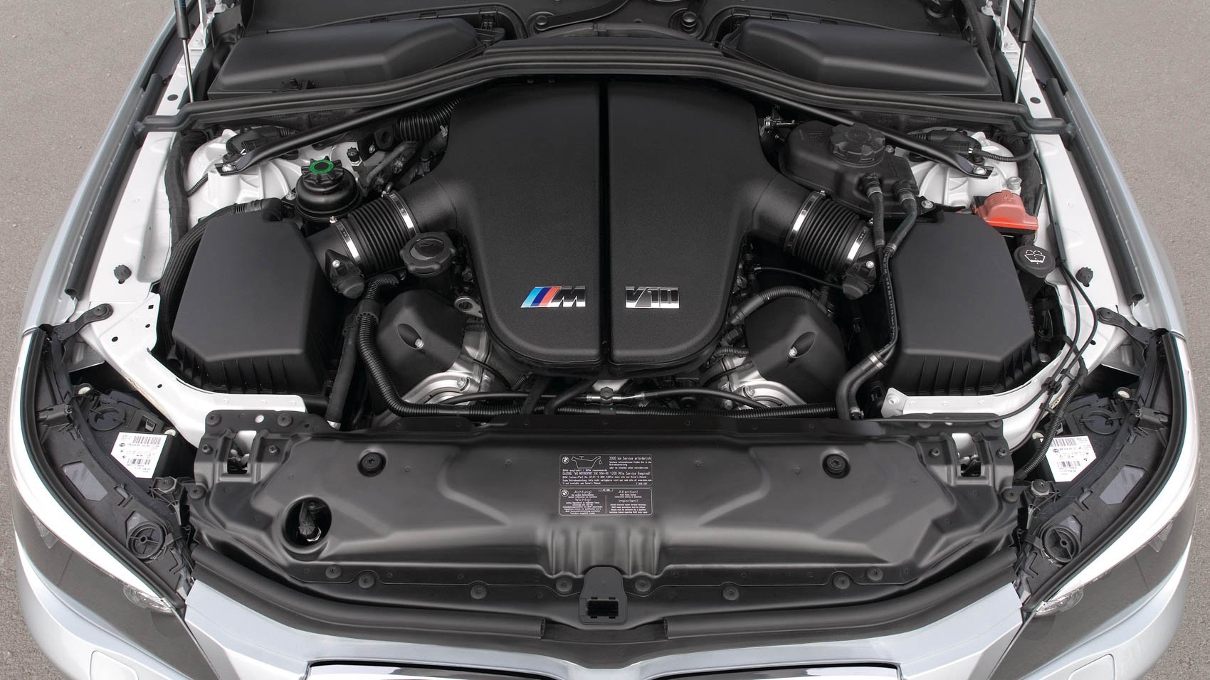 BMW M5 Touring E61 silnik V10