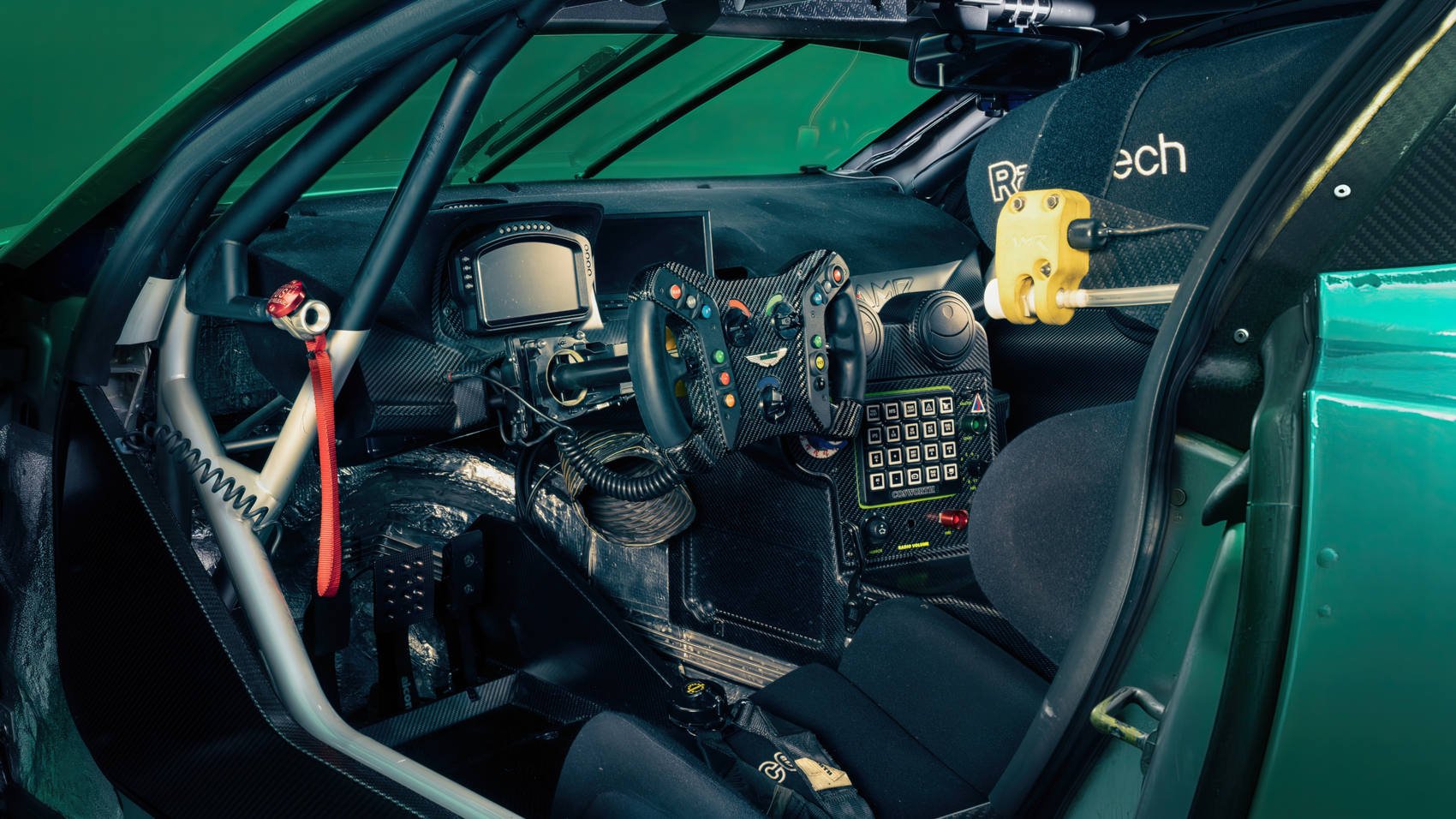Aston Martin Vantage GT3 2024 kabina