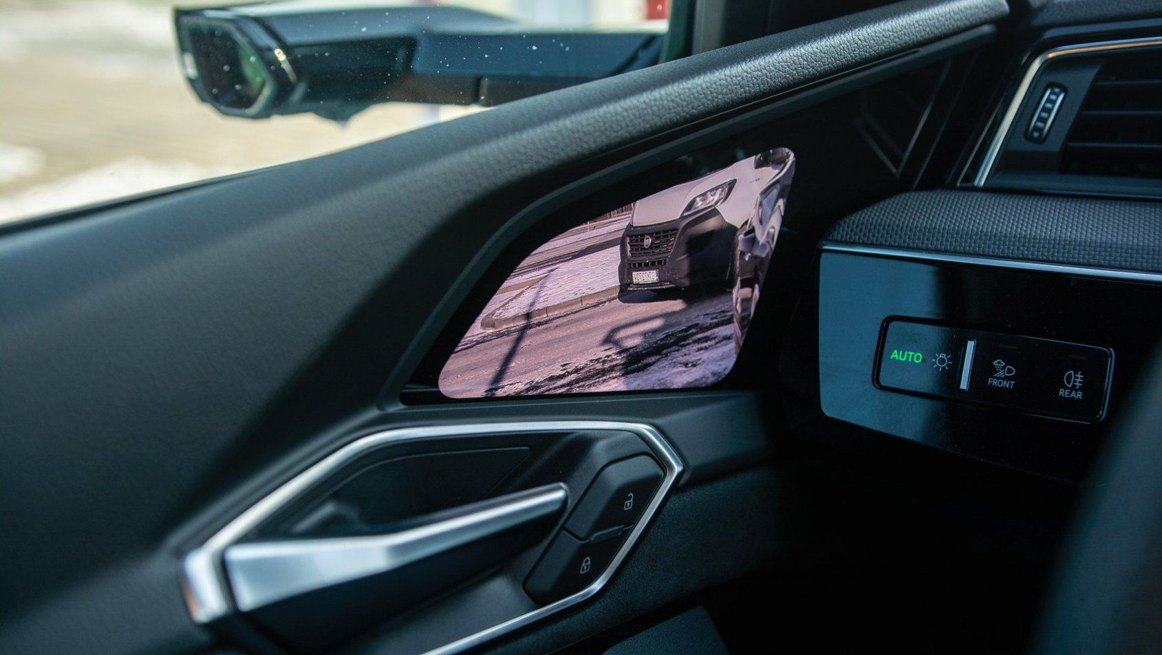 Audi SQ8 Sportback e-tron lusterka kamery