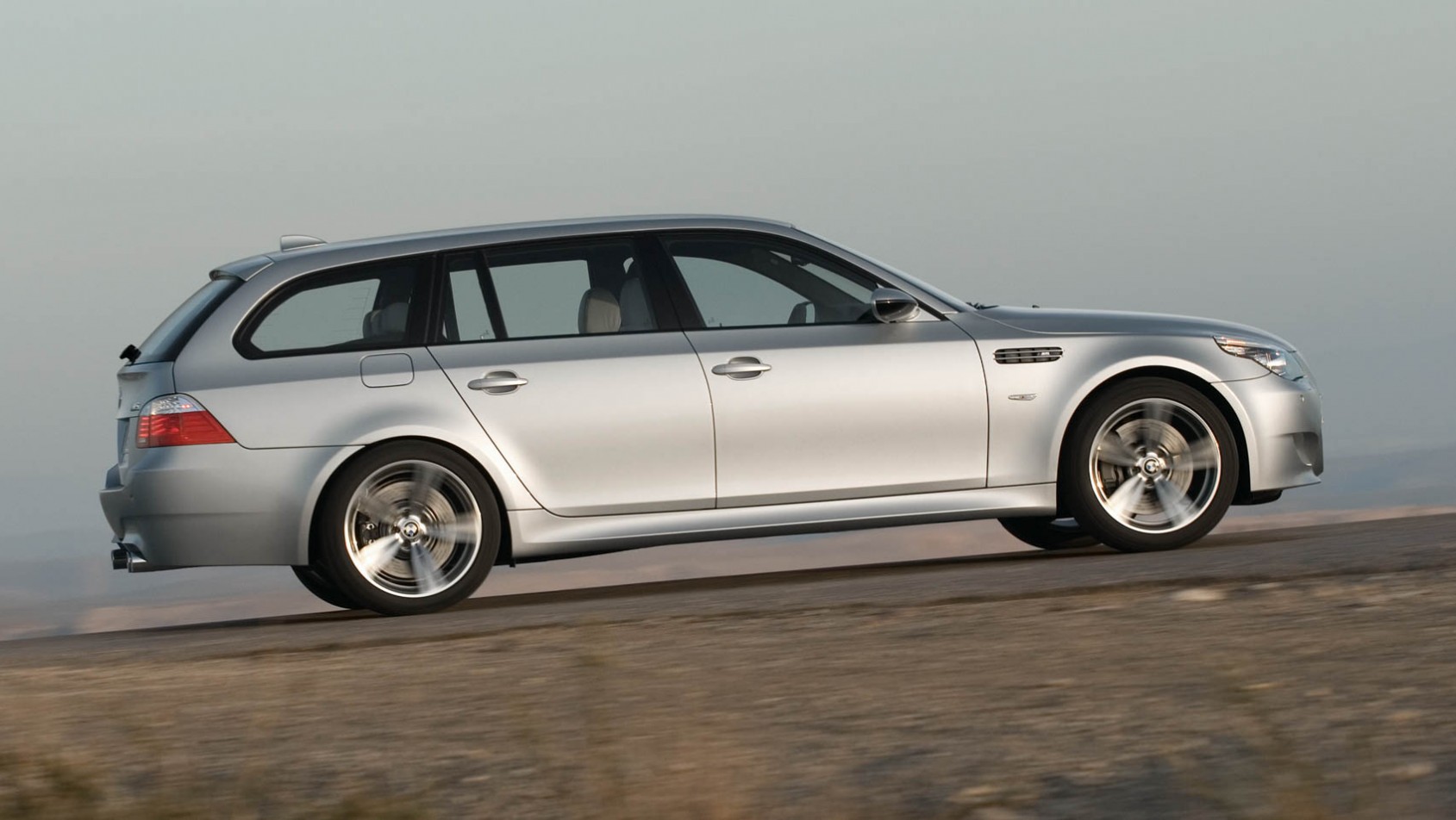 BMW M5 Touring E61 design