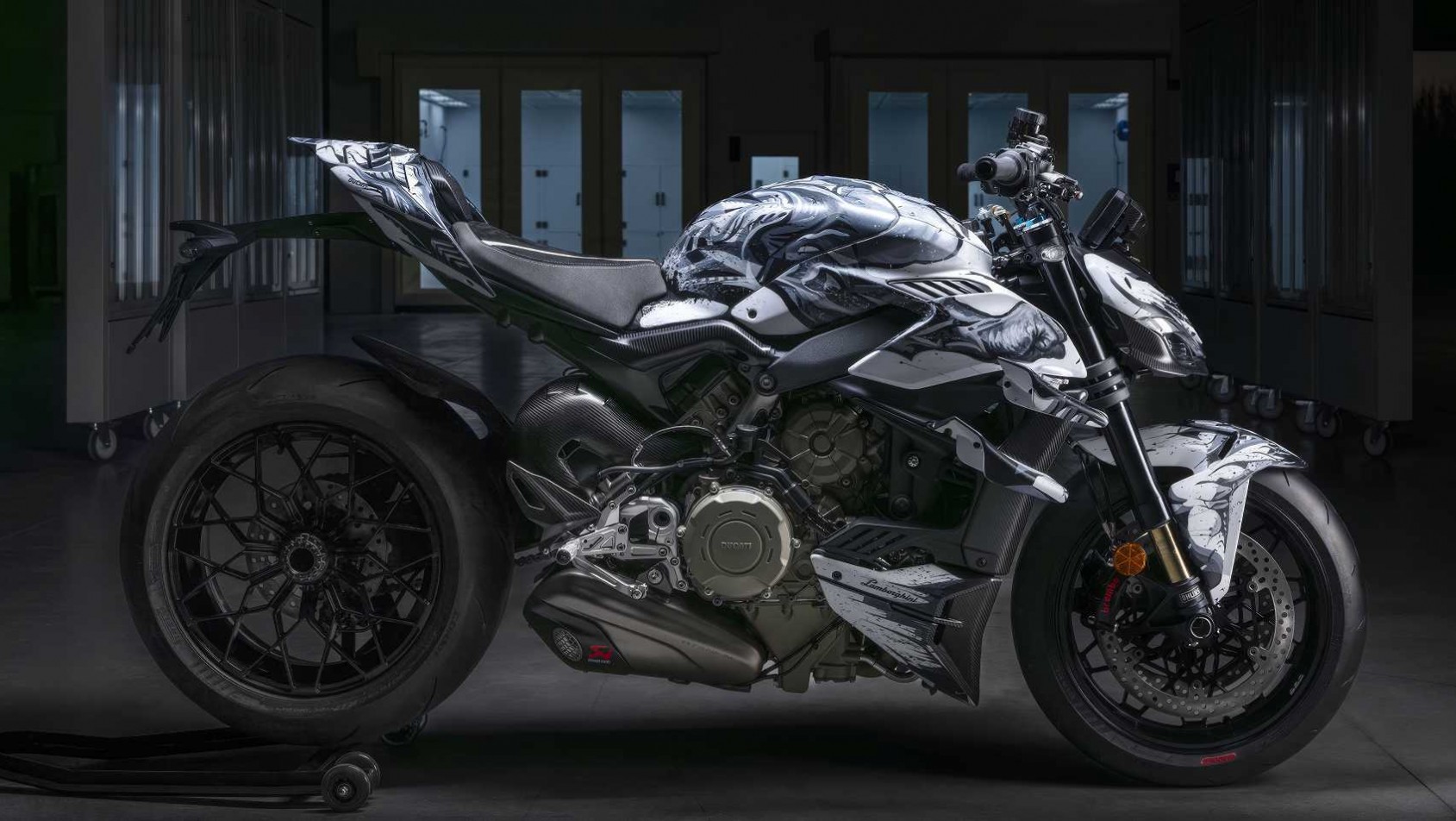 Ducati Streetfighter V4 Lamborghini Speciale Clienti Ducati Streetfighter V4 Lamborghini Speciale Clienti - widok z boku