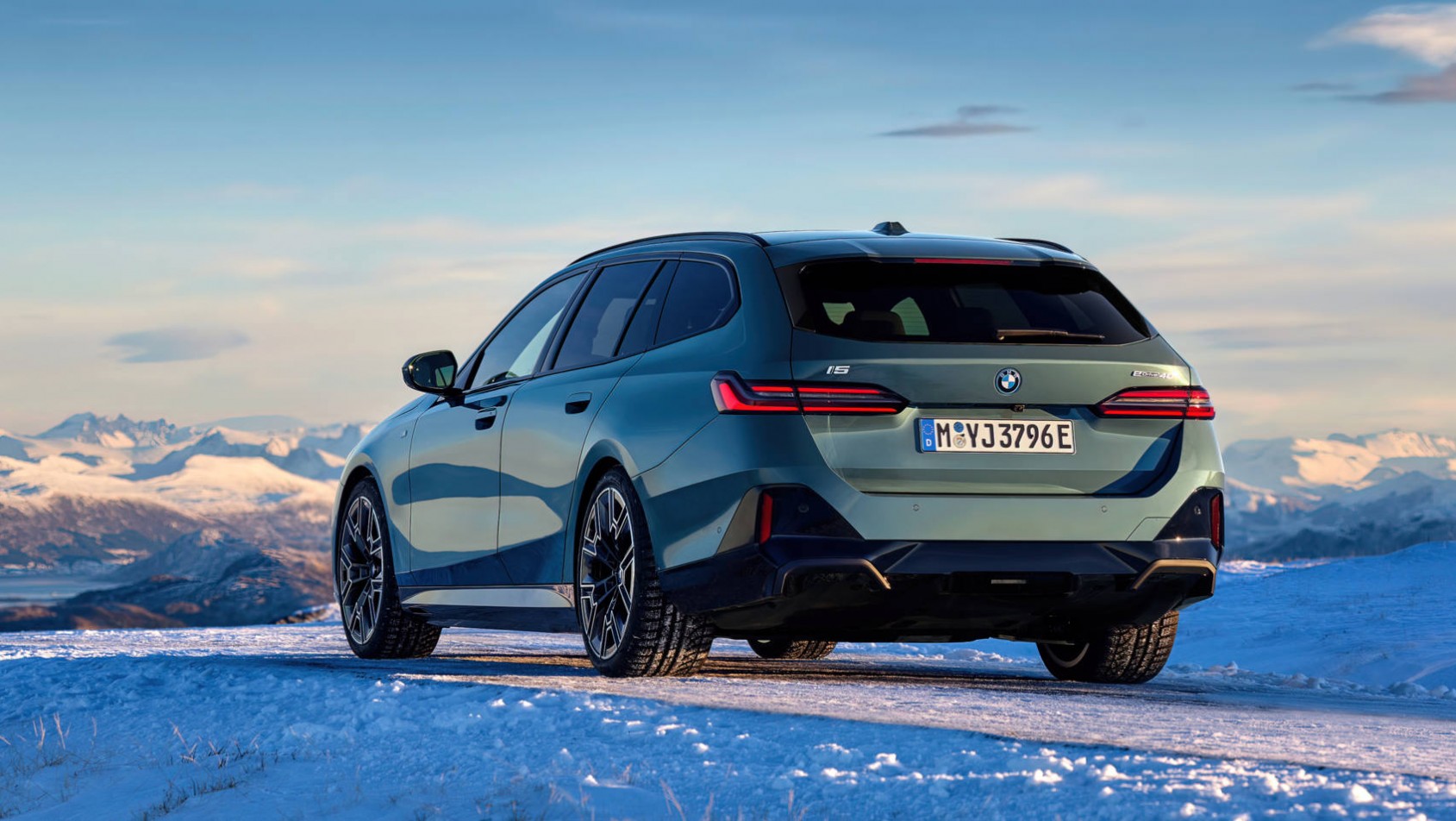 2024 BMW serii 5/i5 Touring bagażnik