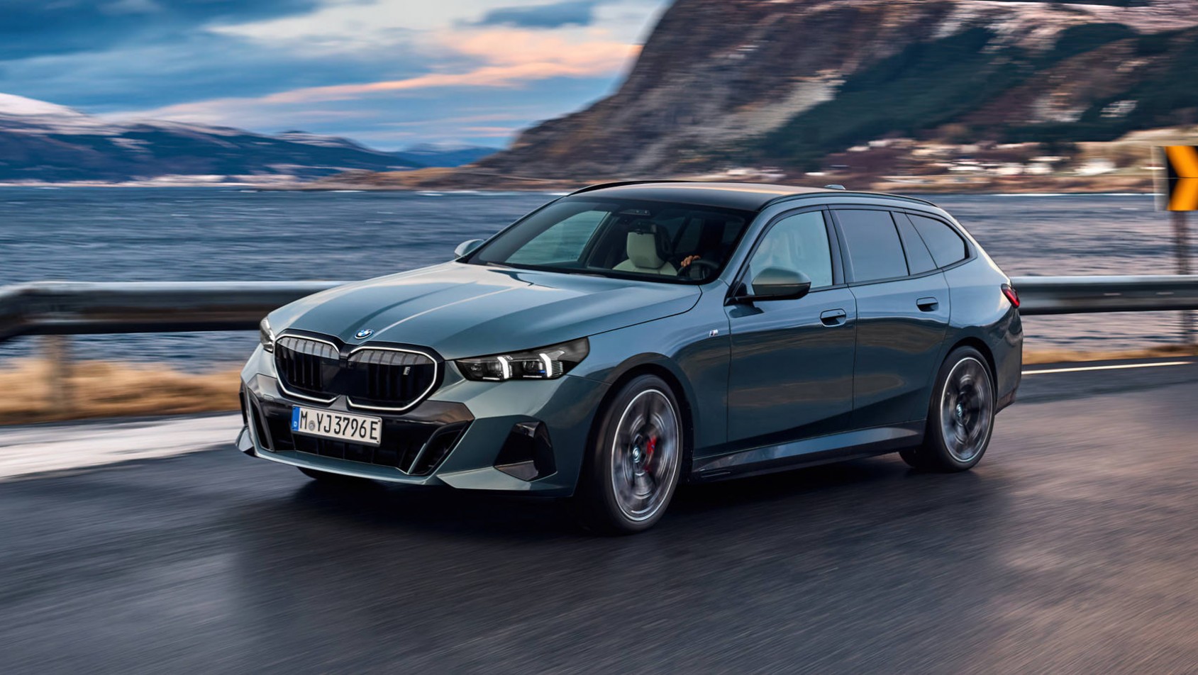 2024 BMW serii 5/i5 Touring wygląd