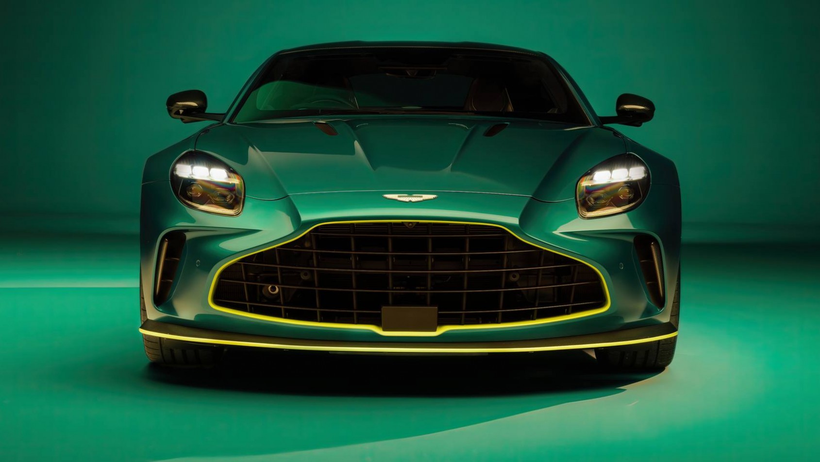2024 Aston Martin Vantage coupe grill