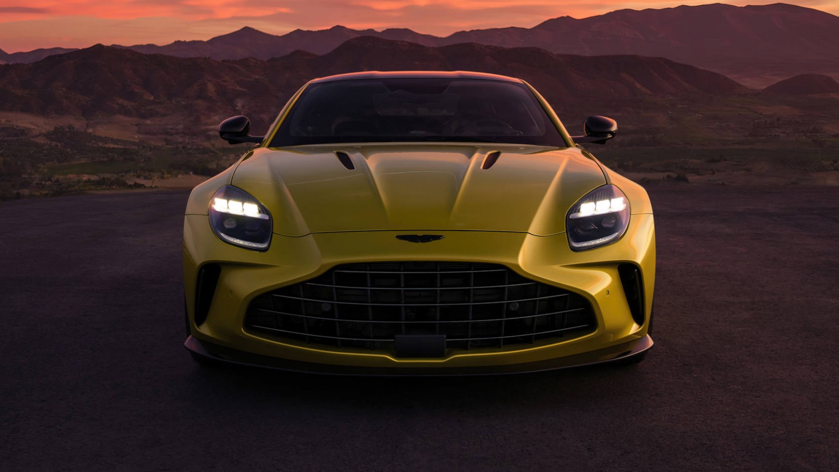 2024 Aston Martin Vantage coupe oświetlenie przód