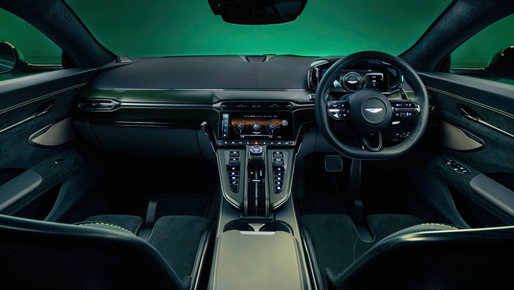 2024 Aston Martin Vantage coupe kokpit