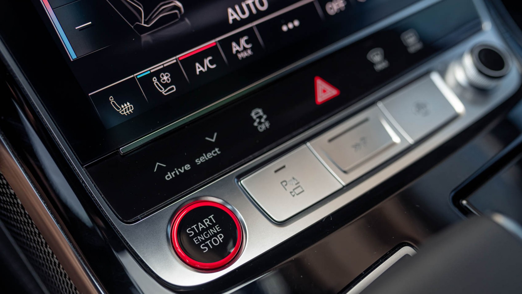 2024 Audi S8 przycisk start