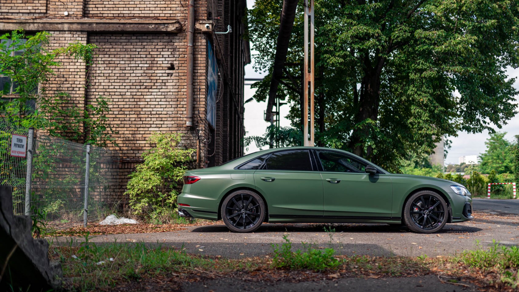2024 Audi S8 profil boczny
