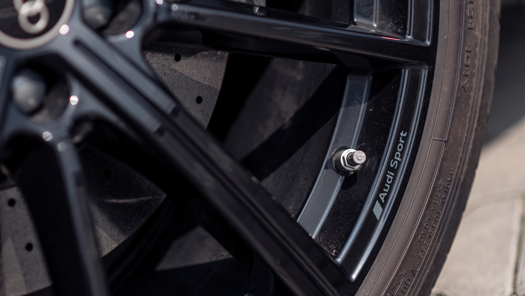 2024 Audi S8 detal felgi