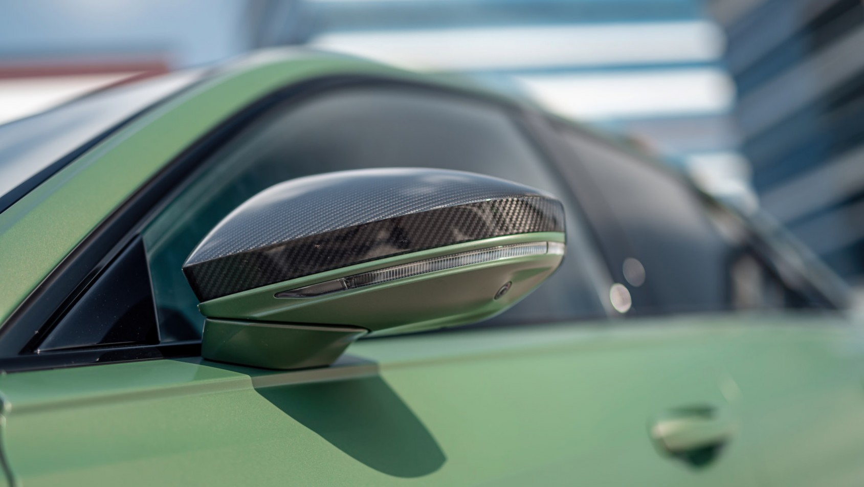 2024 Audi S8 lusterko