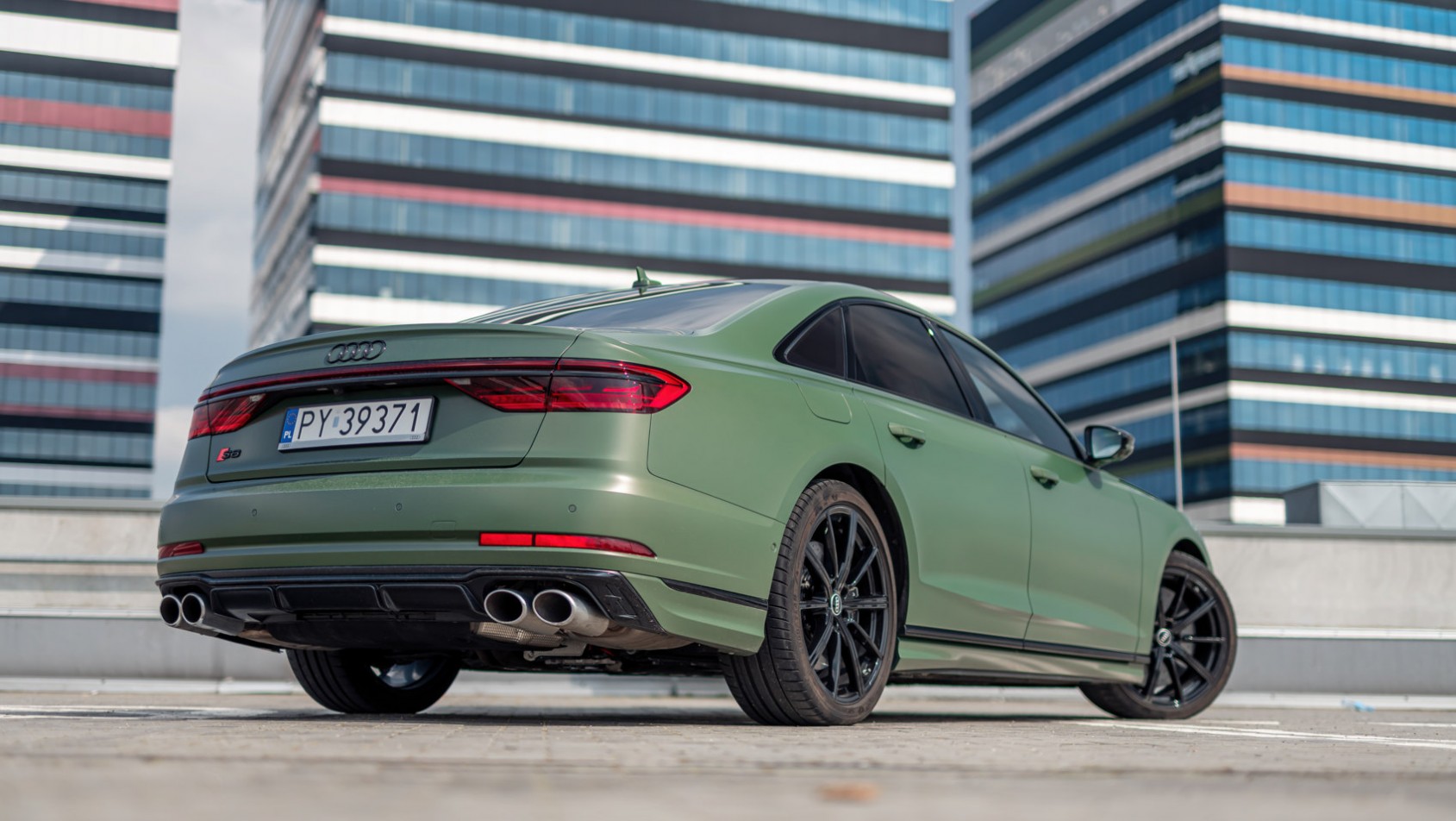 2024 Audi S8 końcówki wydechu