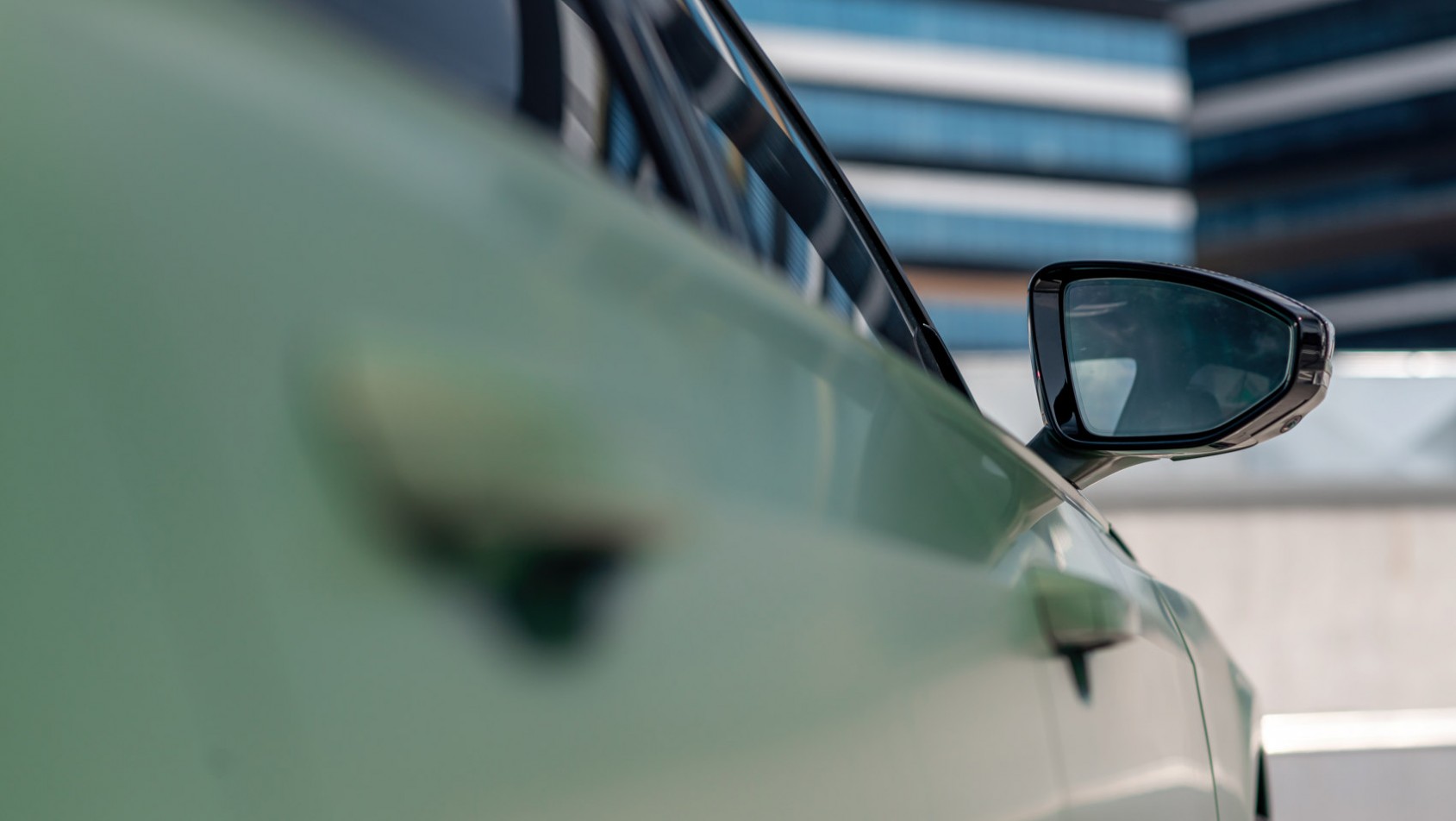 2024 Audi S8 linia drzwi