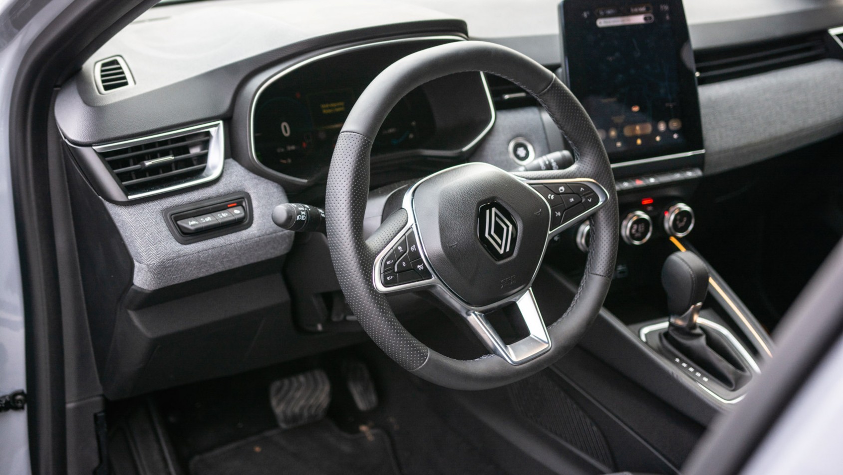 2024 Renault Clio E-Tech kokpit