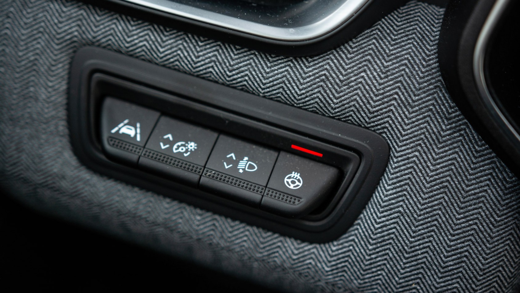 2024 Renault Clio E-Tech przyciski kokpitu