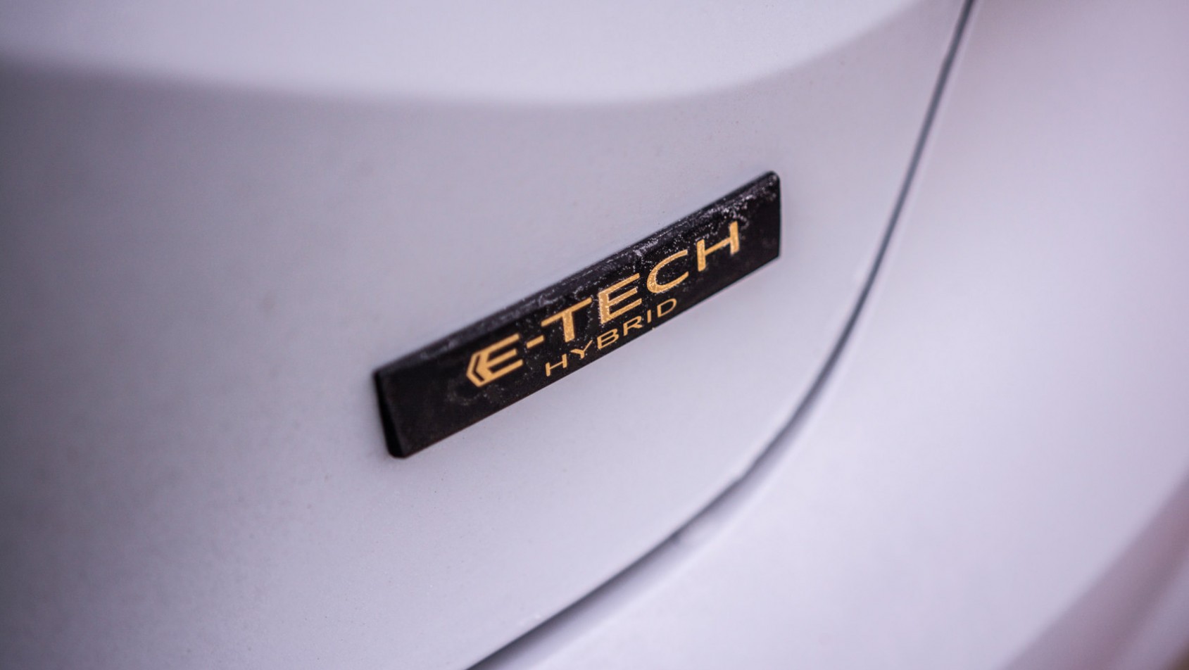 2024 Renault Clio E-Tech emblemat