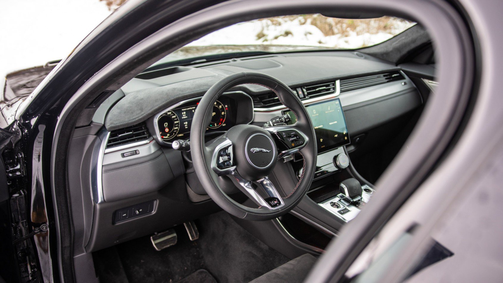 Jaguar F-Pace 2024 Jaguar F-Pace SVR wnętrze