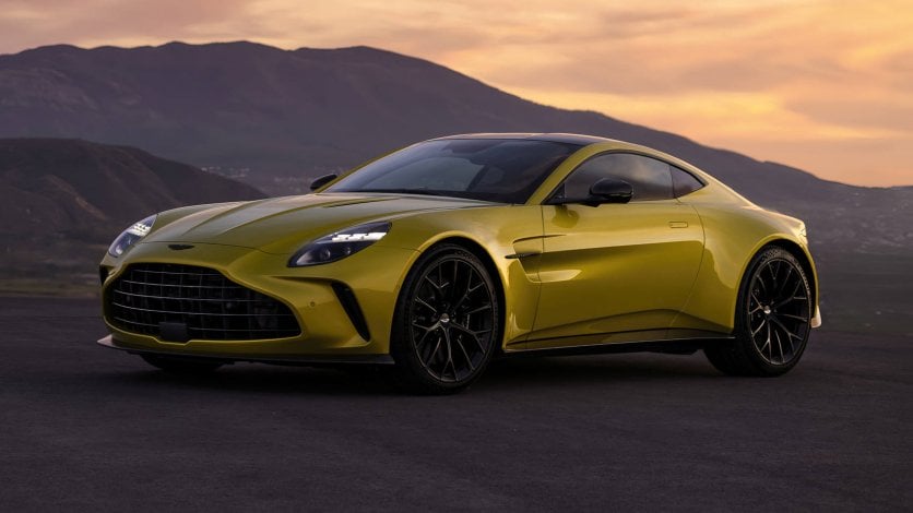 2024 Aston Martin Vantage coupe lifting