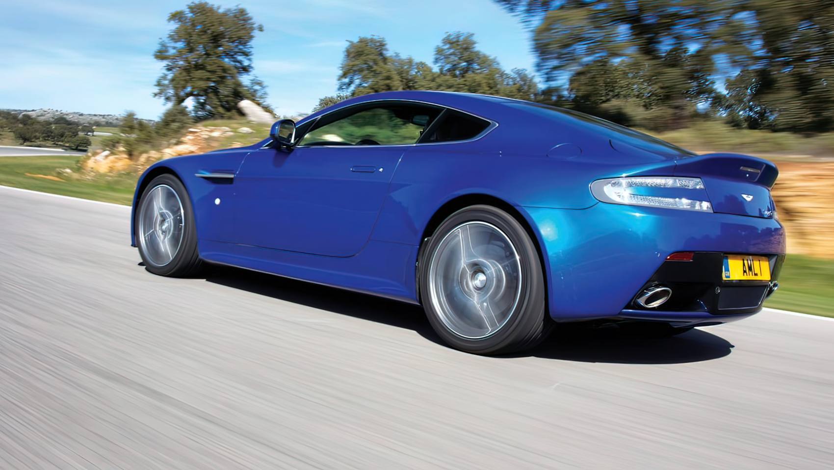Aston Martin V8 Vantage S design