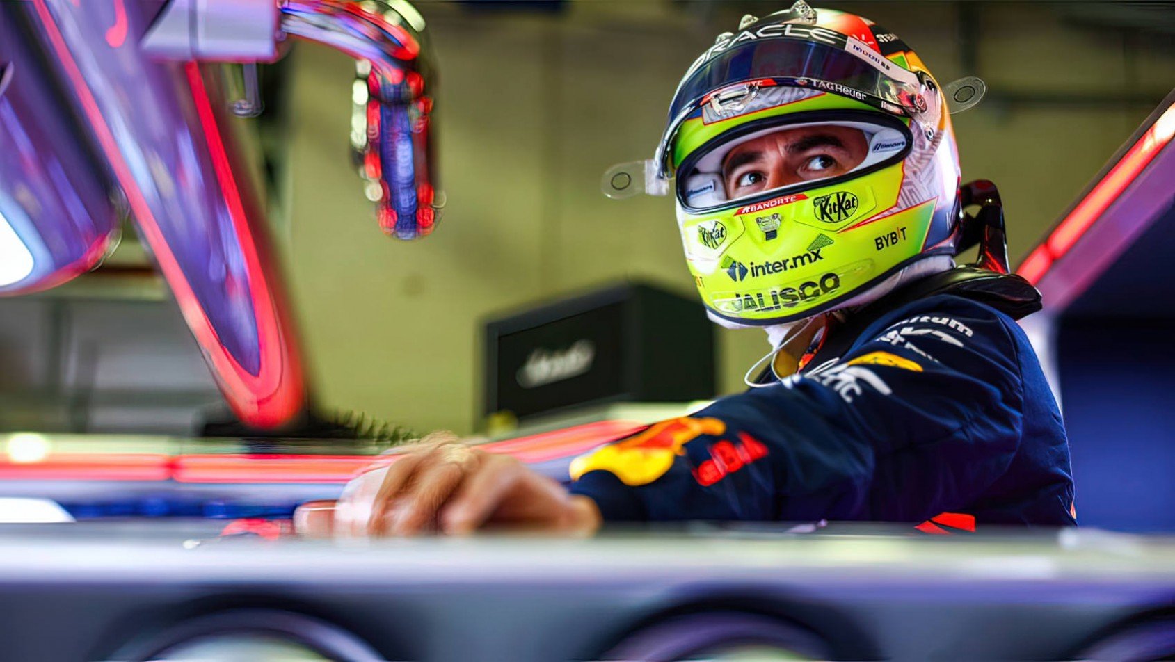 Sergio Perez My Life and Cars w kasku