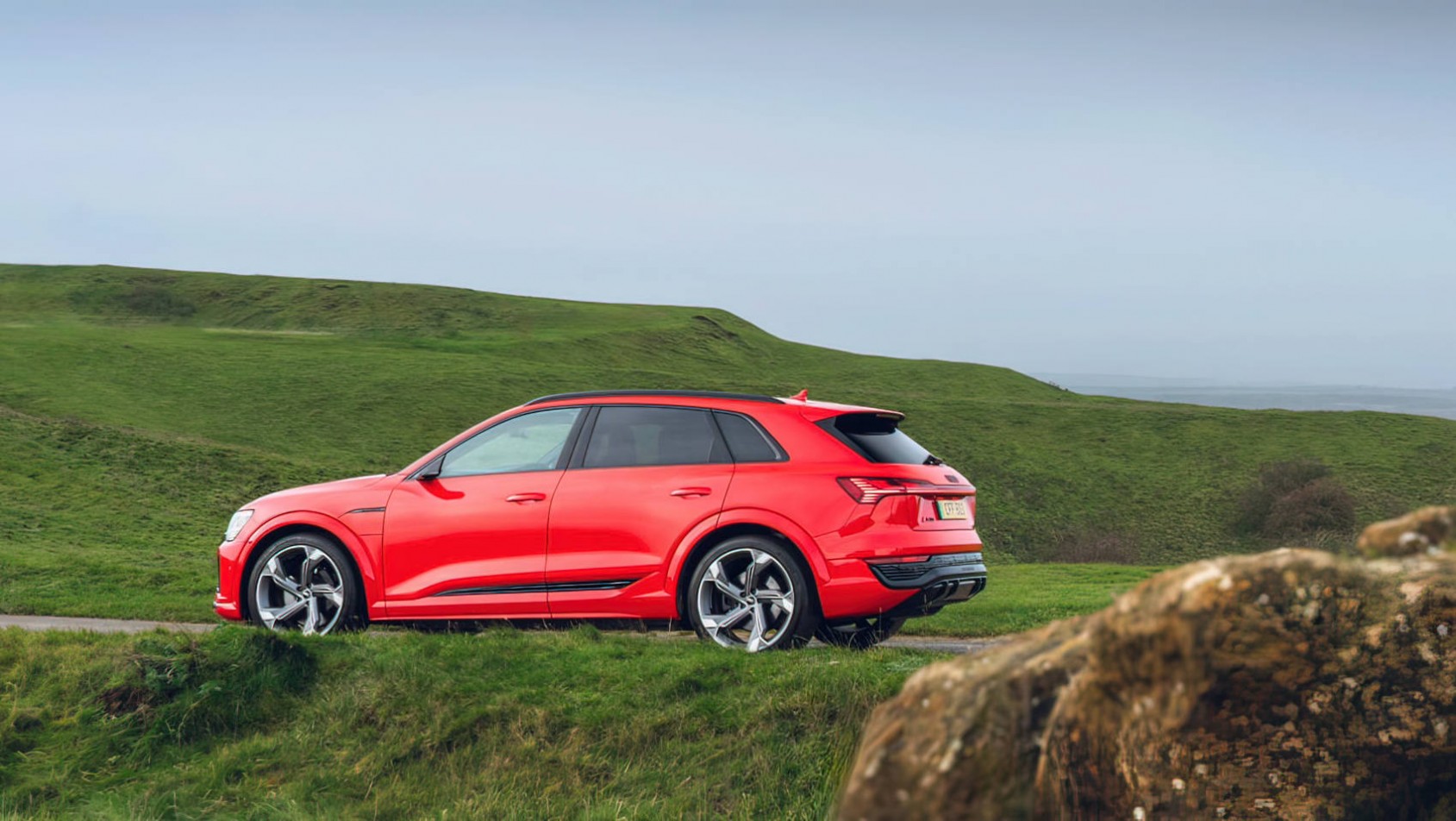 Audi SQ8 2024 Audi SQ8 e-tron sylwetka tył