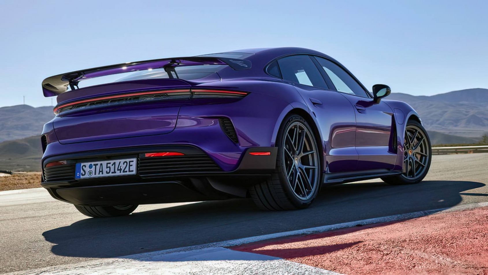 Porsche Taycan Turbo GT tył