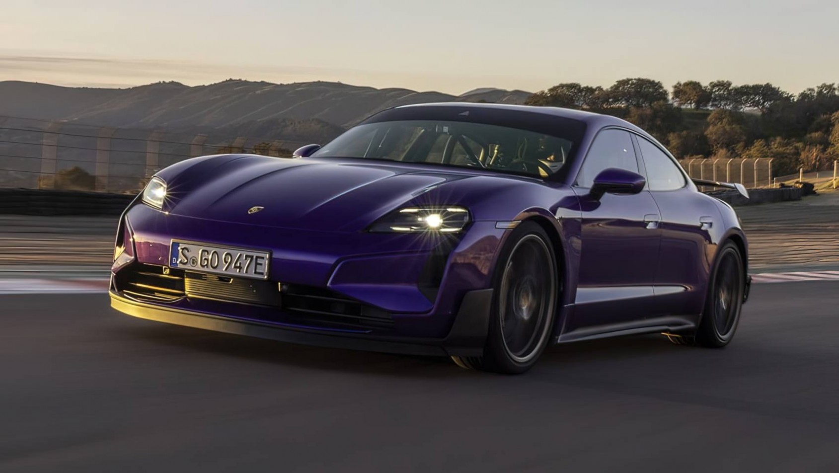 Porsche Taycan Turbo GT weissach lakier