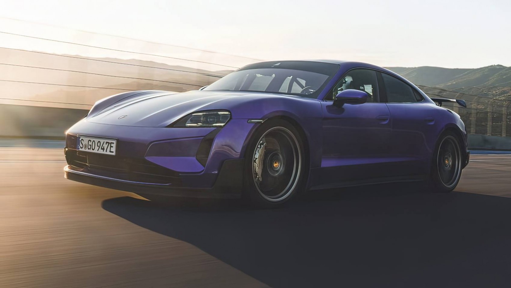 Porsche Taycan Turbo GT weissach jazda po torze