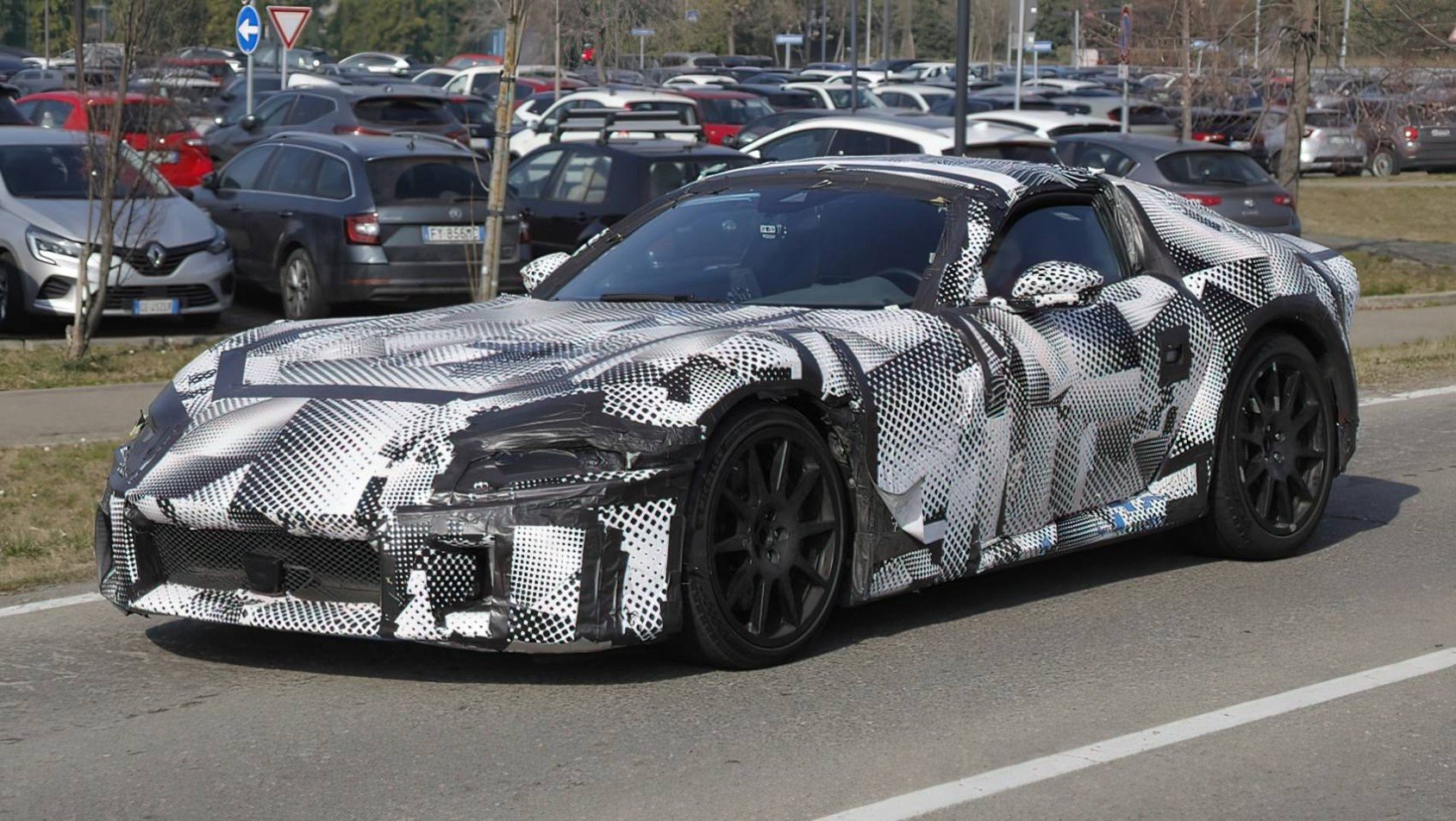 Ferrari super-GT spyshot