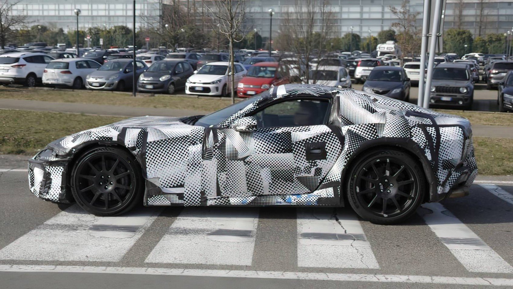 Ferrari super-GT spyshot sylwetka