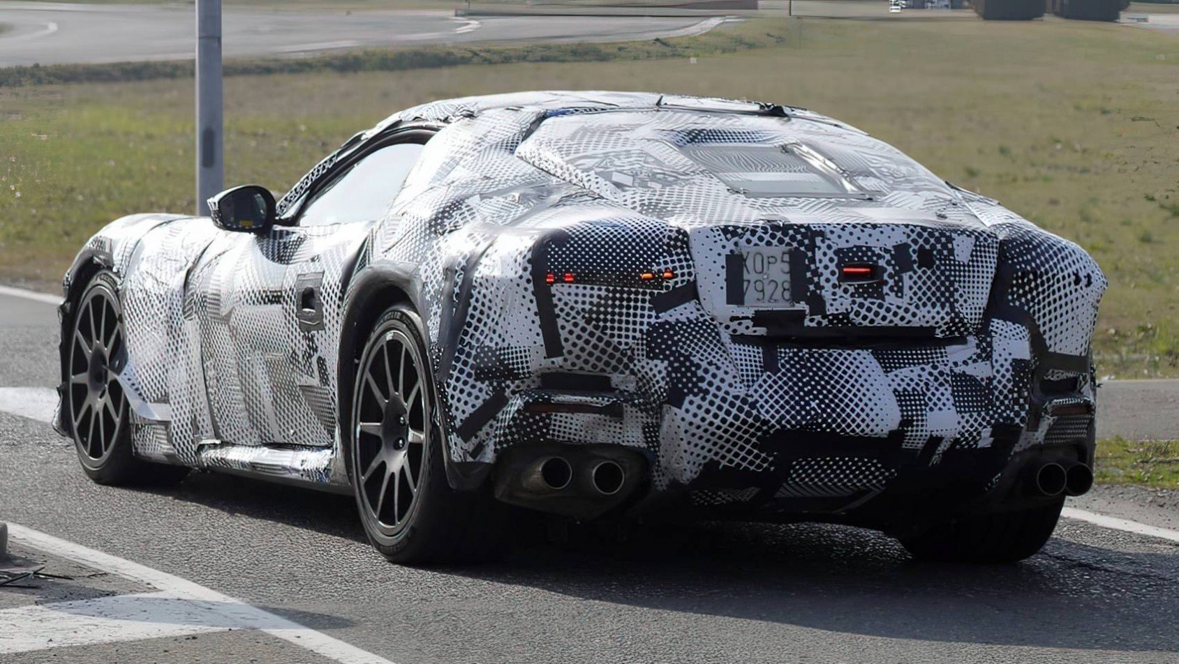 Ferrari super-GT spyshot kamuflaż