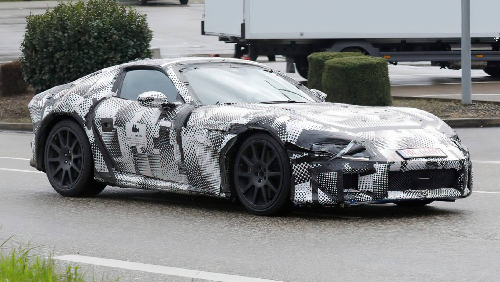 Ferrari super-GT spyshot design