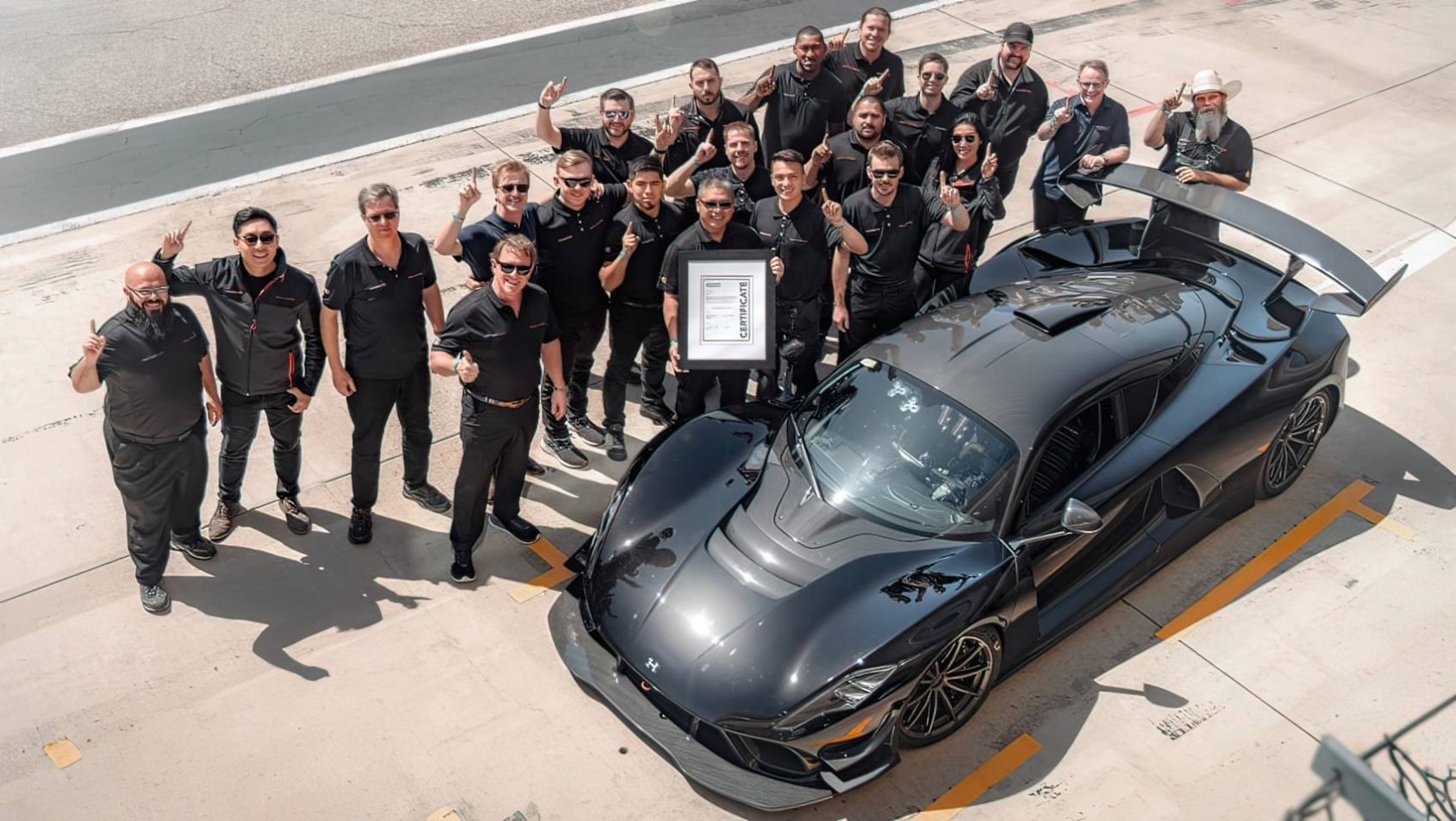 Hennessey Venom F5 Revolution ekipa